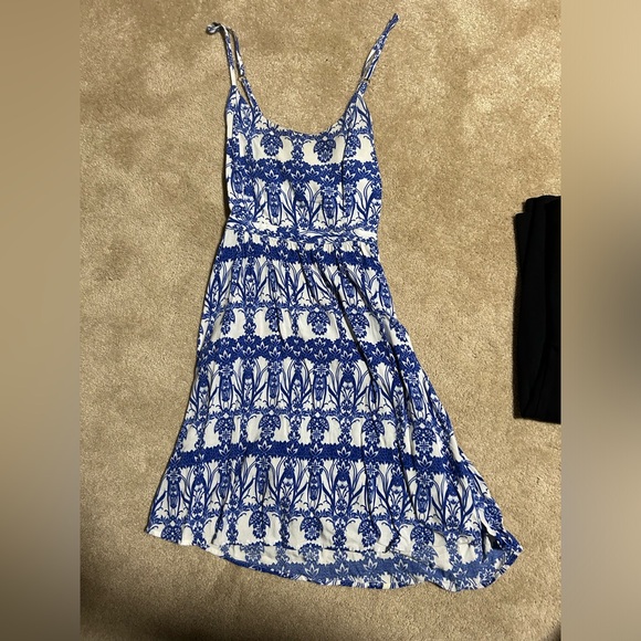 Dress Bundle - 4 dresses - Picture 2 of 7